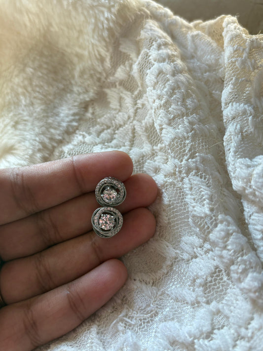 Timeless Solitaire Vintage Studs