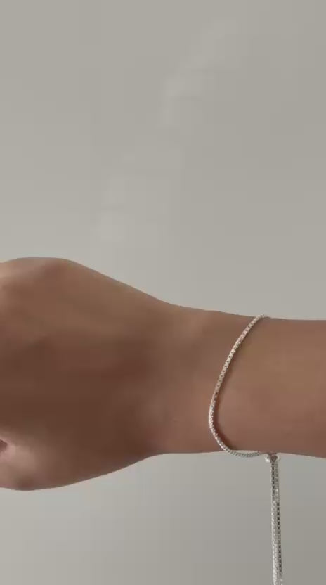 Basic Silver Pull-Up Bracelet